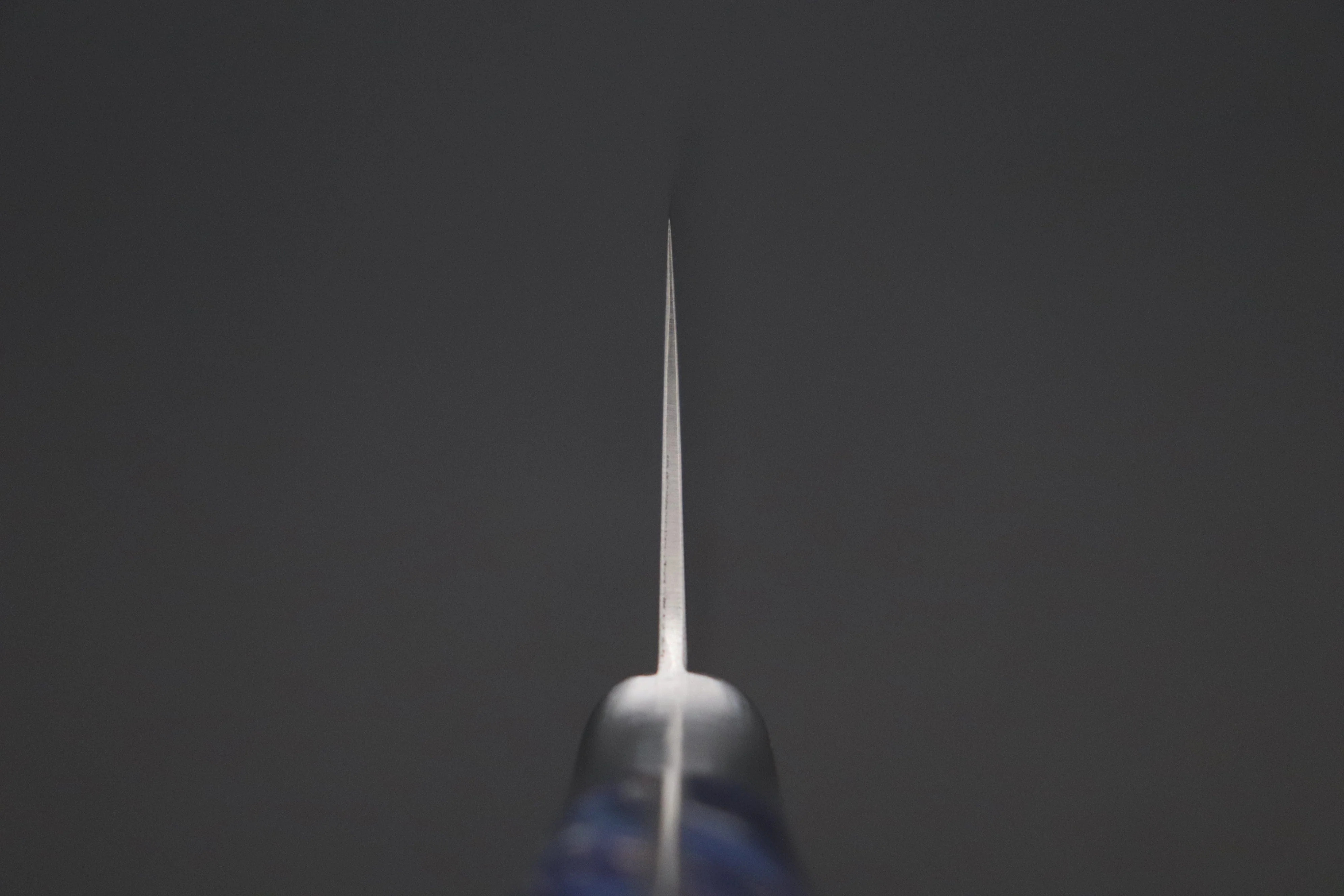 Hattori Forums Custom Limited Edition FH Solid VG-10 Series FH-7SPBLUE Gyuto 240mm (9.4 Inch, Blue Color Stabilized Box Elder Wood Handle) - Image 4