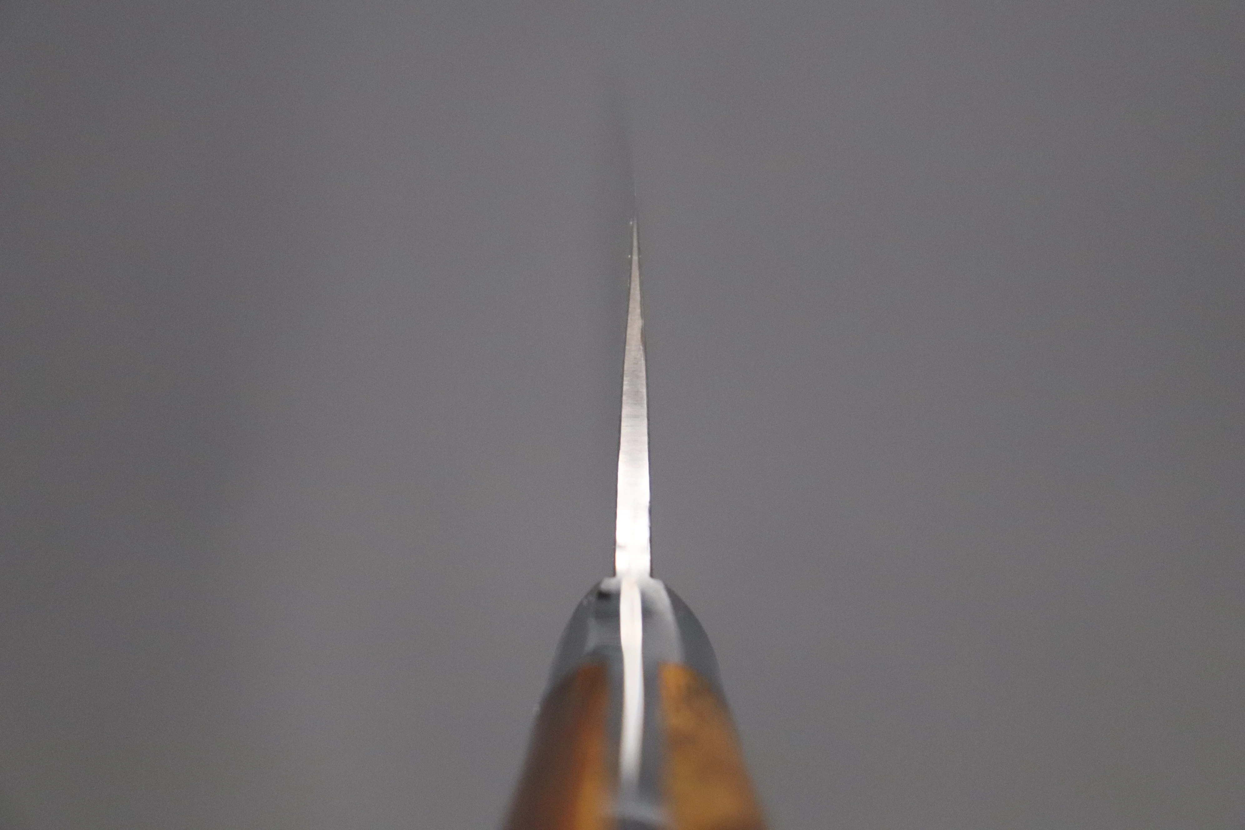 Takeshi Saji R-2 Diamond Damascus Santoku 175mm — Upswept Design (6.8 Inch,Desert Ironwood, SNRD-5I) - Image 4