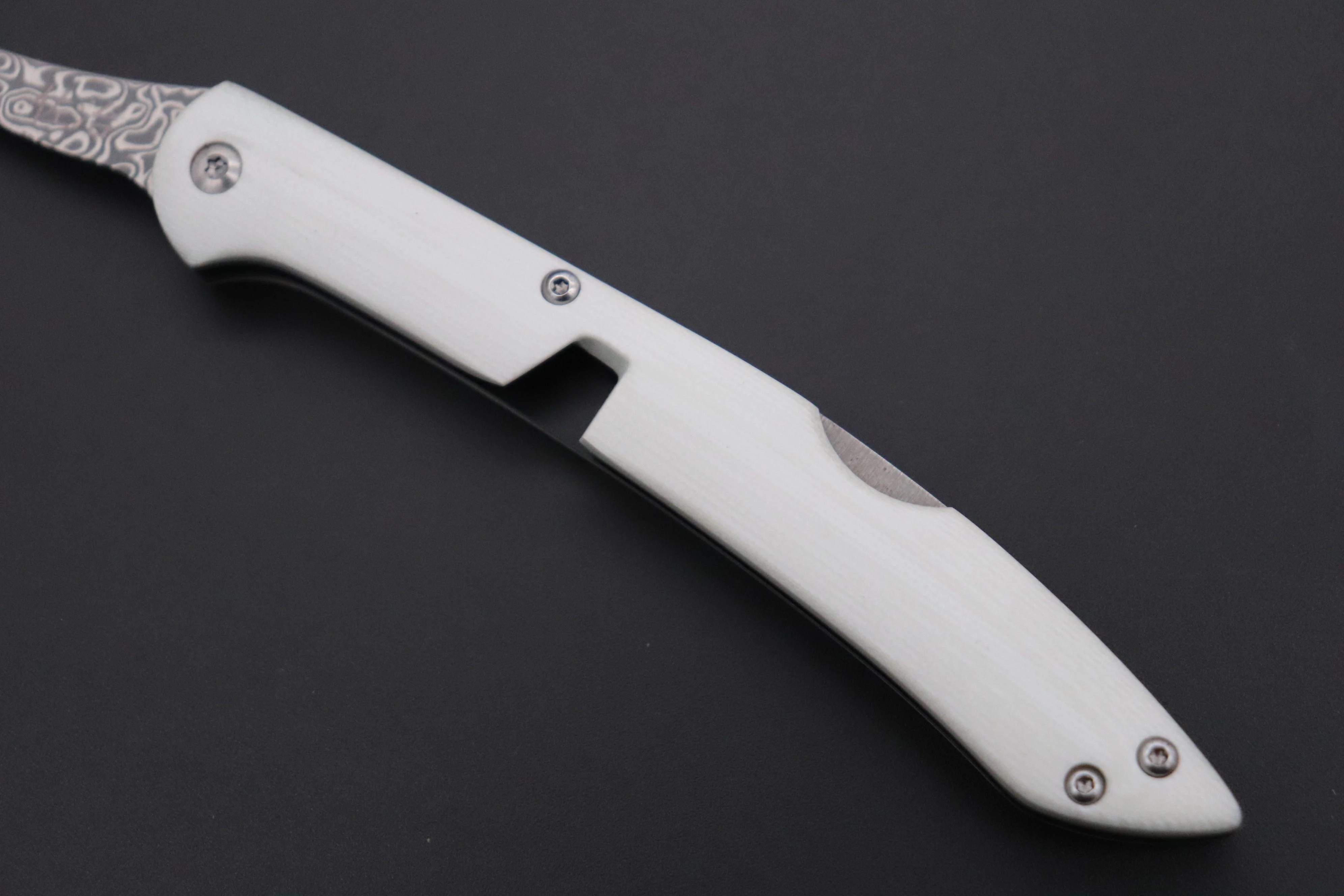 Takeshi Saji R-2 Damascus Folding Fork (White G-10 Handle, TS-130W) - Image 5