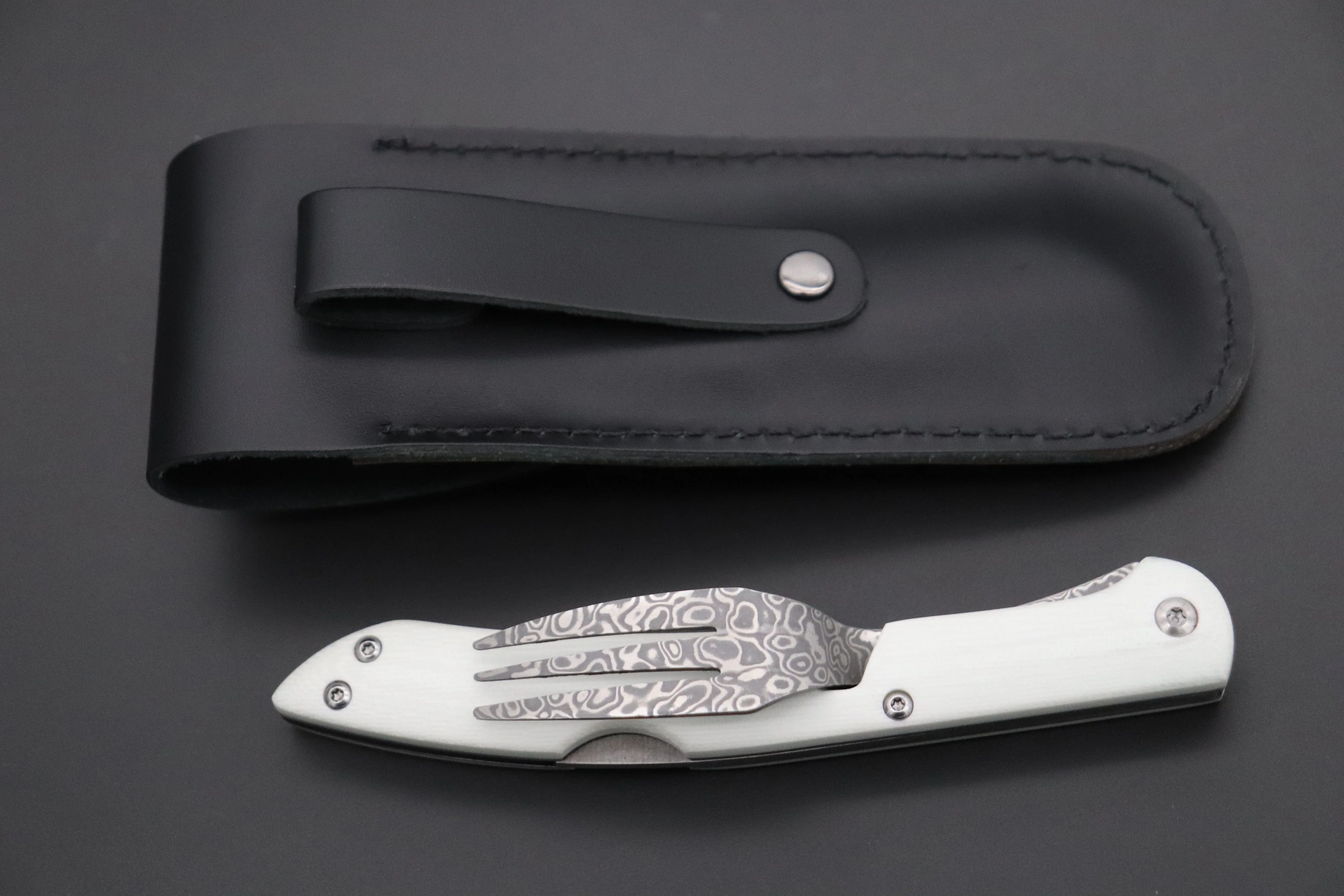 Takeshi Saji R-2 Damascus Folding Fork (White G-10 Handle, TS-130W) - Image 8