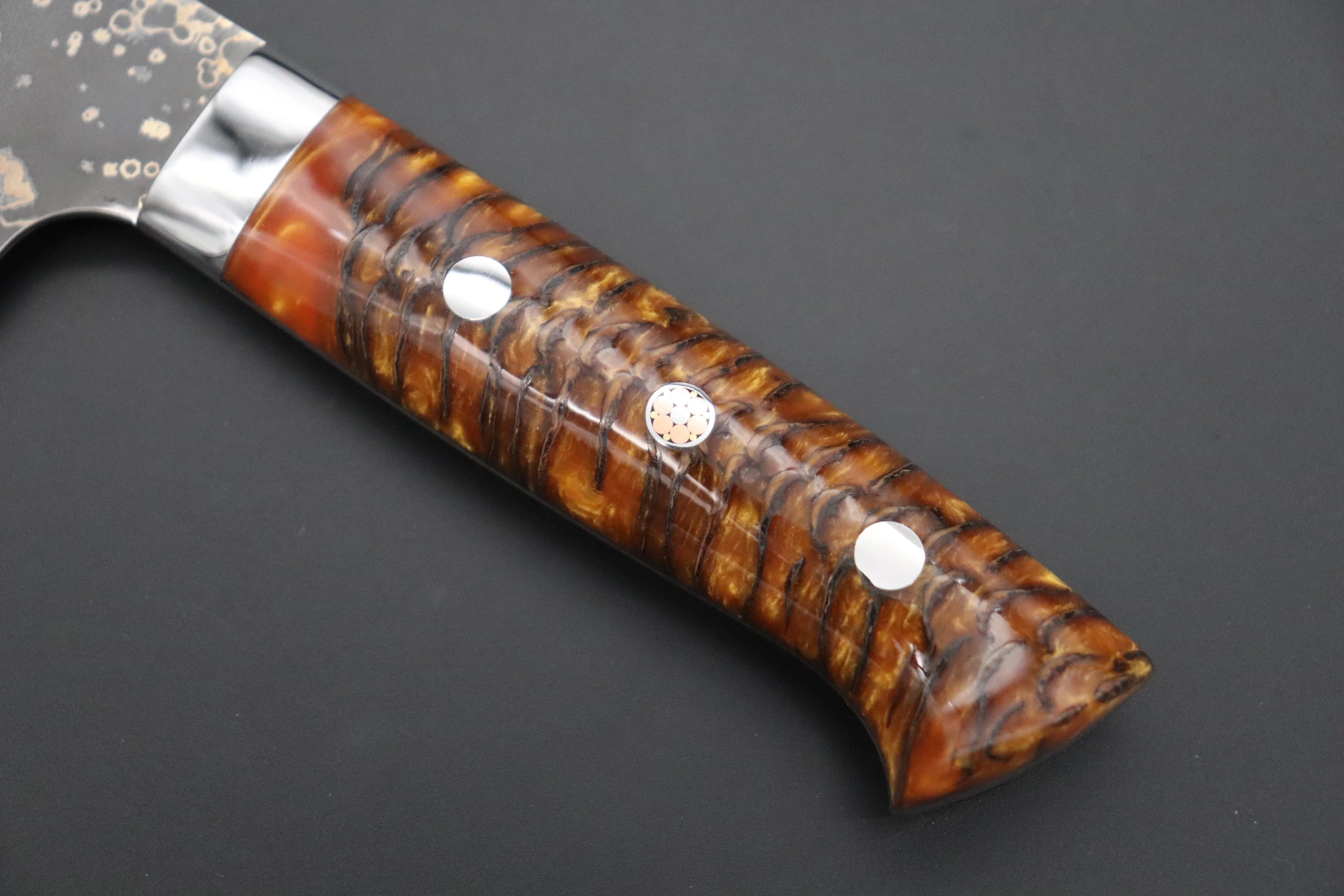 Takeshi Saji SUMMIT ― Limited Edition Custom Series SMT-1048 VG-10W Multi-Colored Golden-Rainbow Damascus Bunka 175mm (6.8 Inch) - Image 7