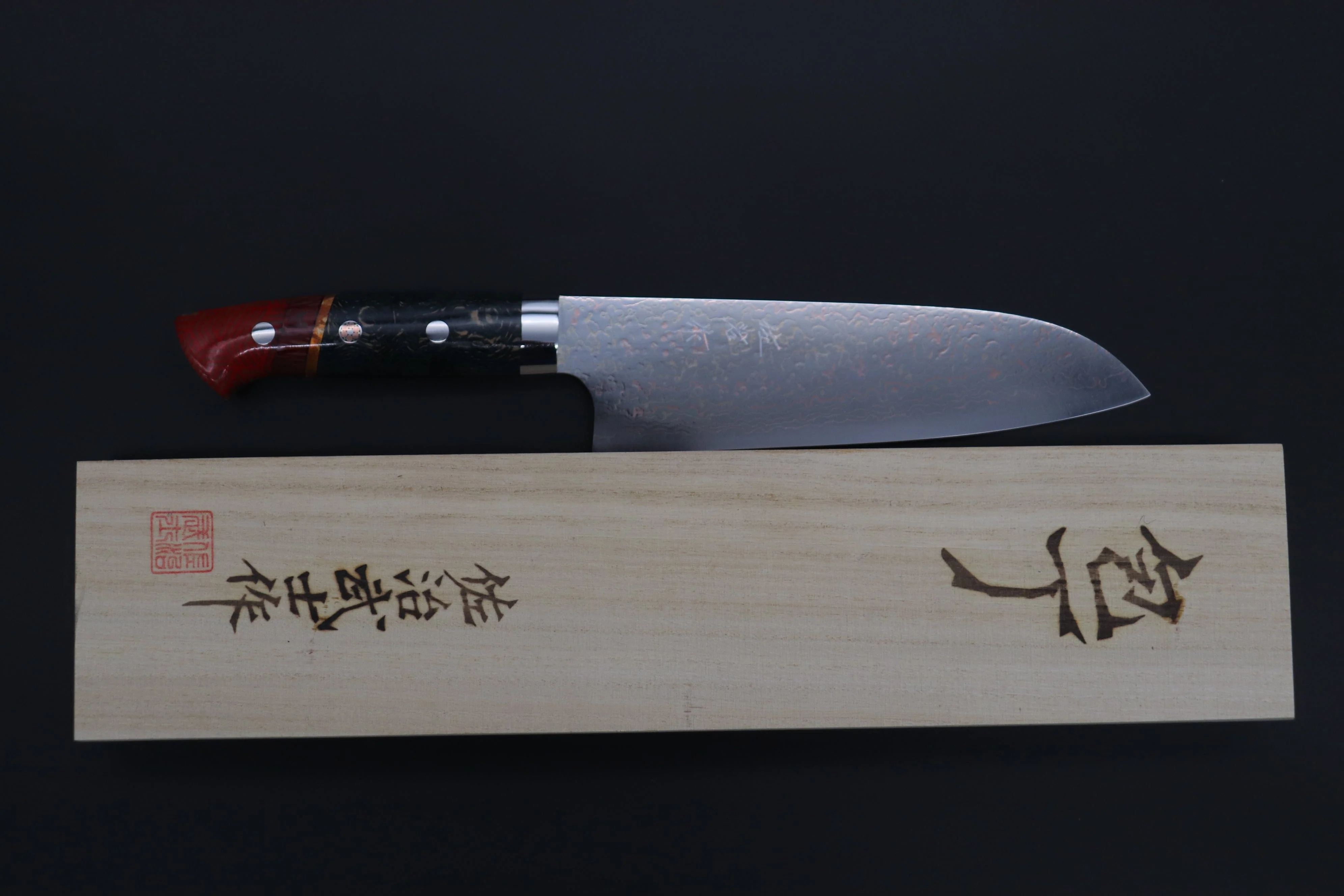 Takeshi Saji SUMMIT ― Limited Edition Custom Series SMT-1115 VG-10W磨 Multi-Colored Golden-Rainbow Damascus Santoku 180mm (7 Inch) - Image 8
