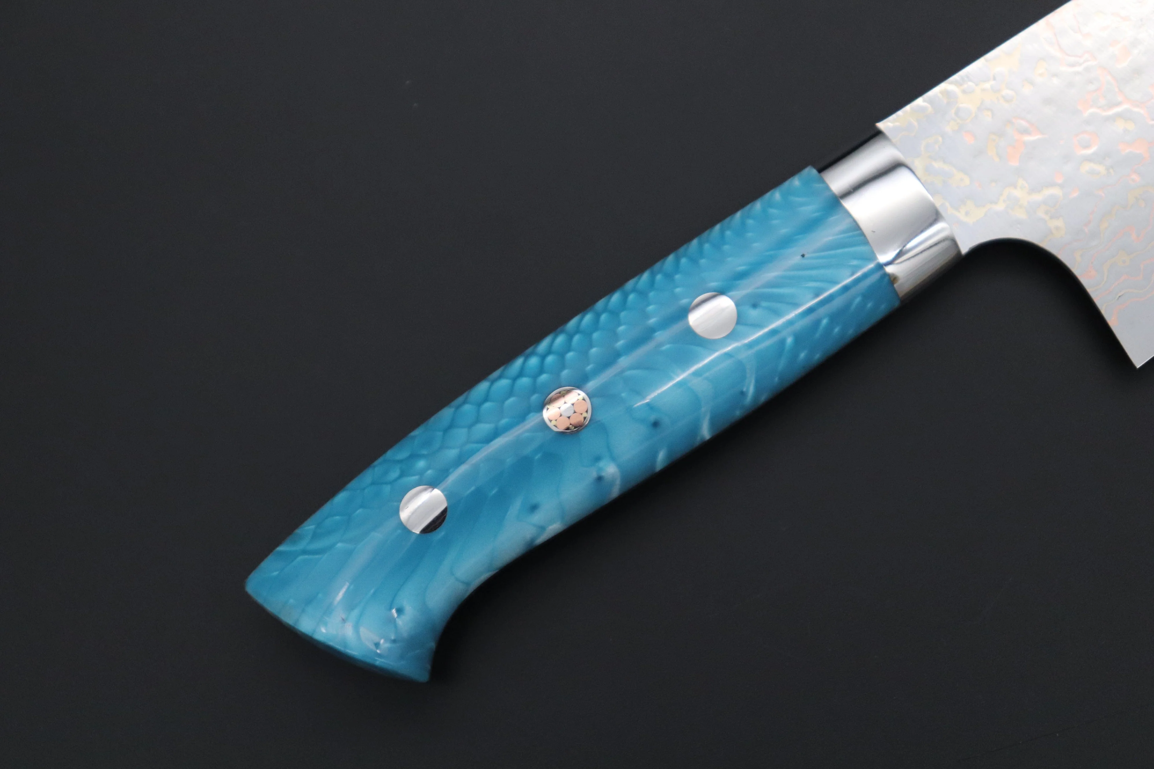 Takeshi Saji SUMMIT ― Limited Edition Custom Series SMT-1121 VG-10W磨 Multi-Colored Golden-Rainbow Damascus Bunka 175mm (6.8 Inch) - Image 3