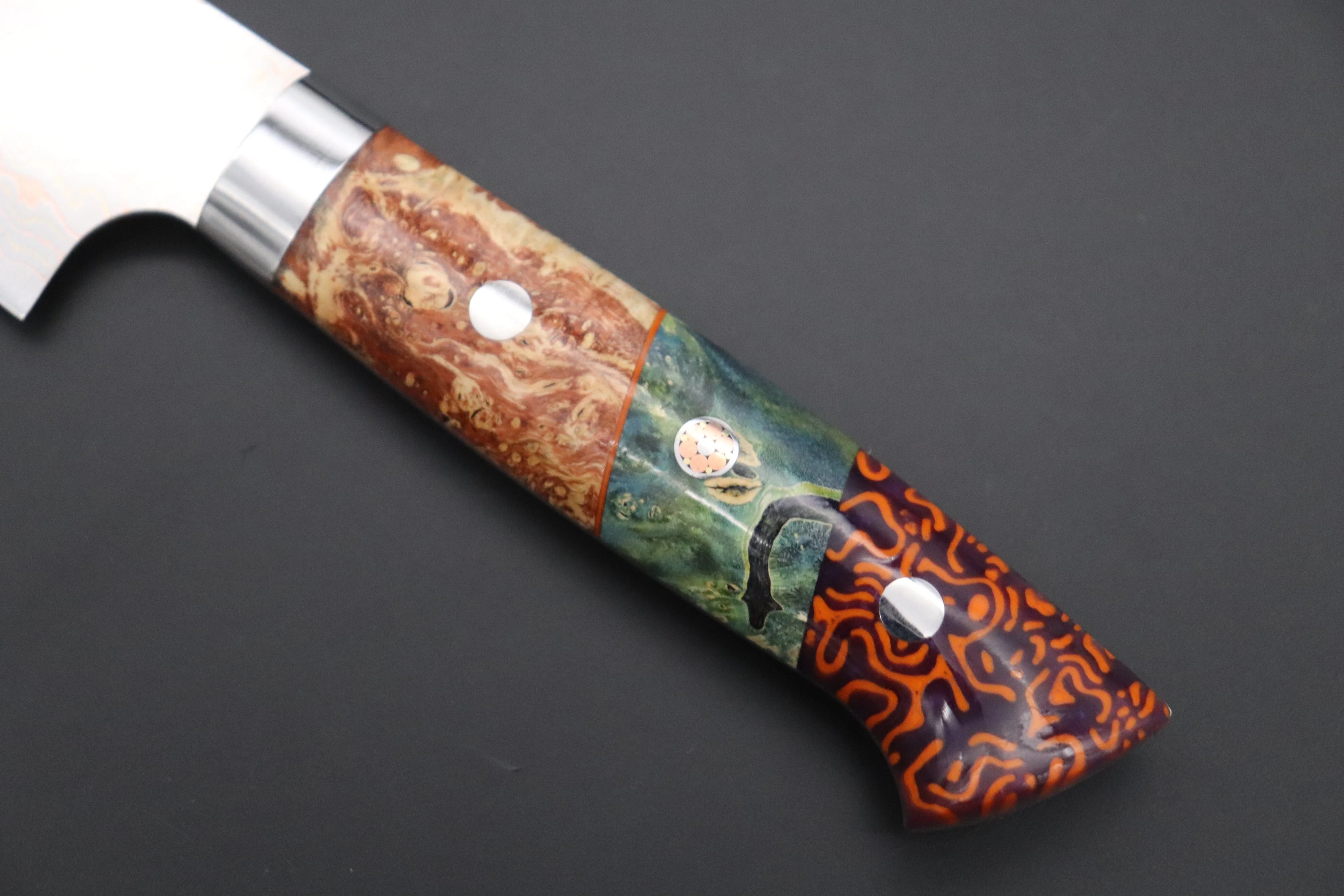 Takeshi Saji SUMMIT ― Limited Edition Custom Series SMT-1136 VG-10W磨 Multi-Colored Golden-Rainbow Damascus Sujihiki 270mm (10.6 Inch) - Image 7