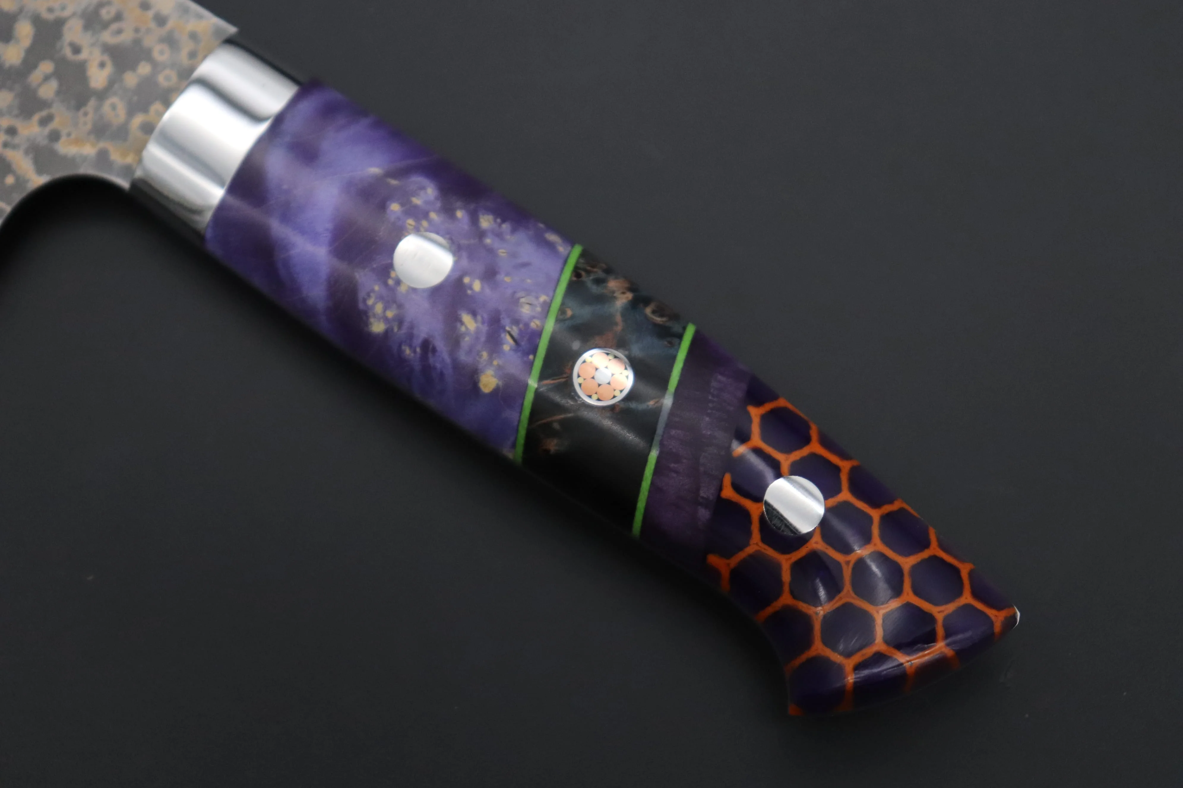 Takeshi Saji SUMMIT ― Limited Edition Custom Series SMT-1146 VG-10W Multi-Colored Golden-Rainbow Damascus Santoku 180mm (7 Inch) - Image 7