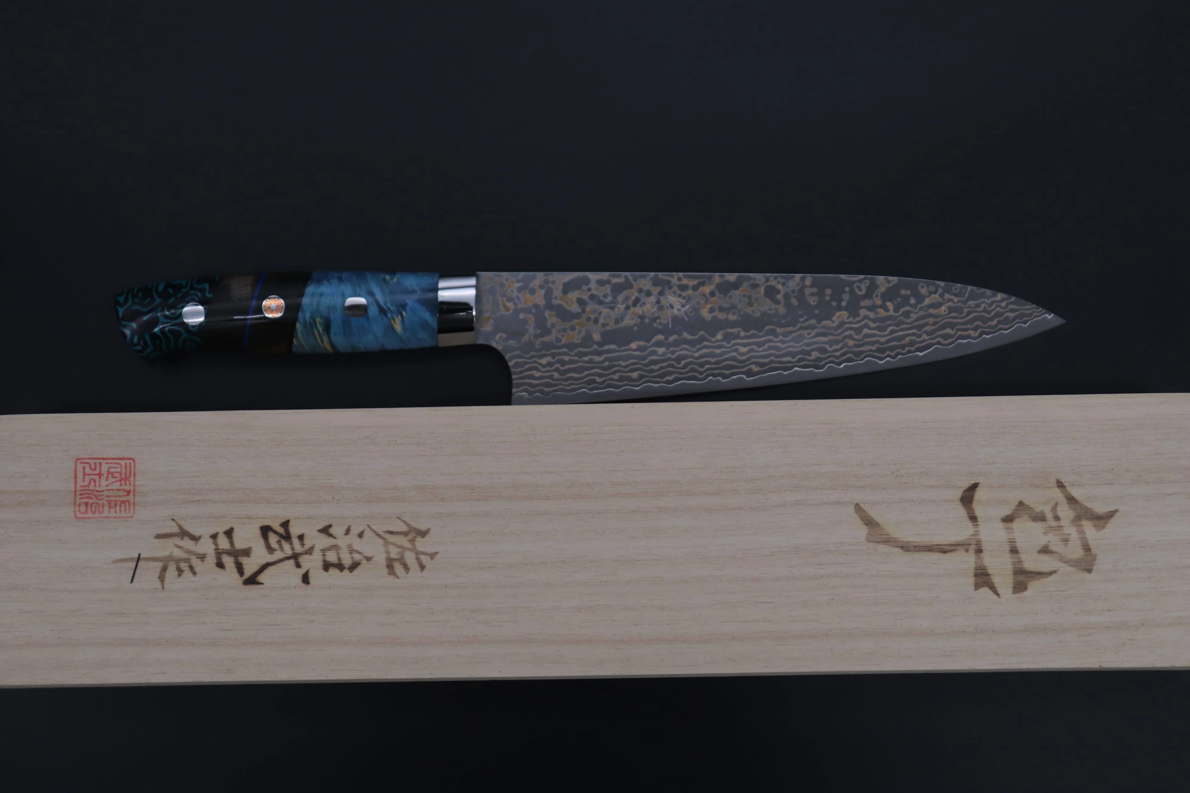 Takeshi Saji SUMMIT ― Limited Edition Custom Series SMT-1156 VG-10W Multi-Colored Golden-Rainbow Damascus Gyuto 180mm (7 Inch) - Image 8