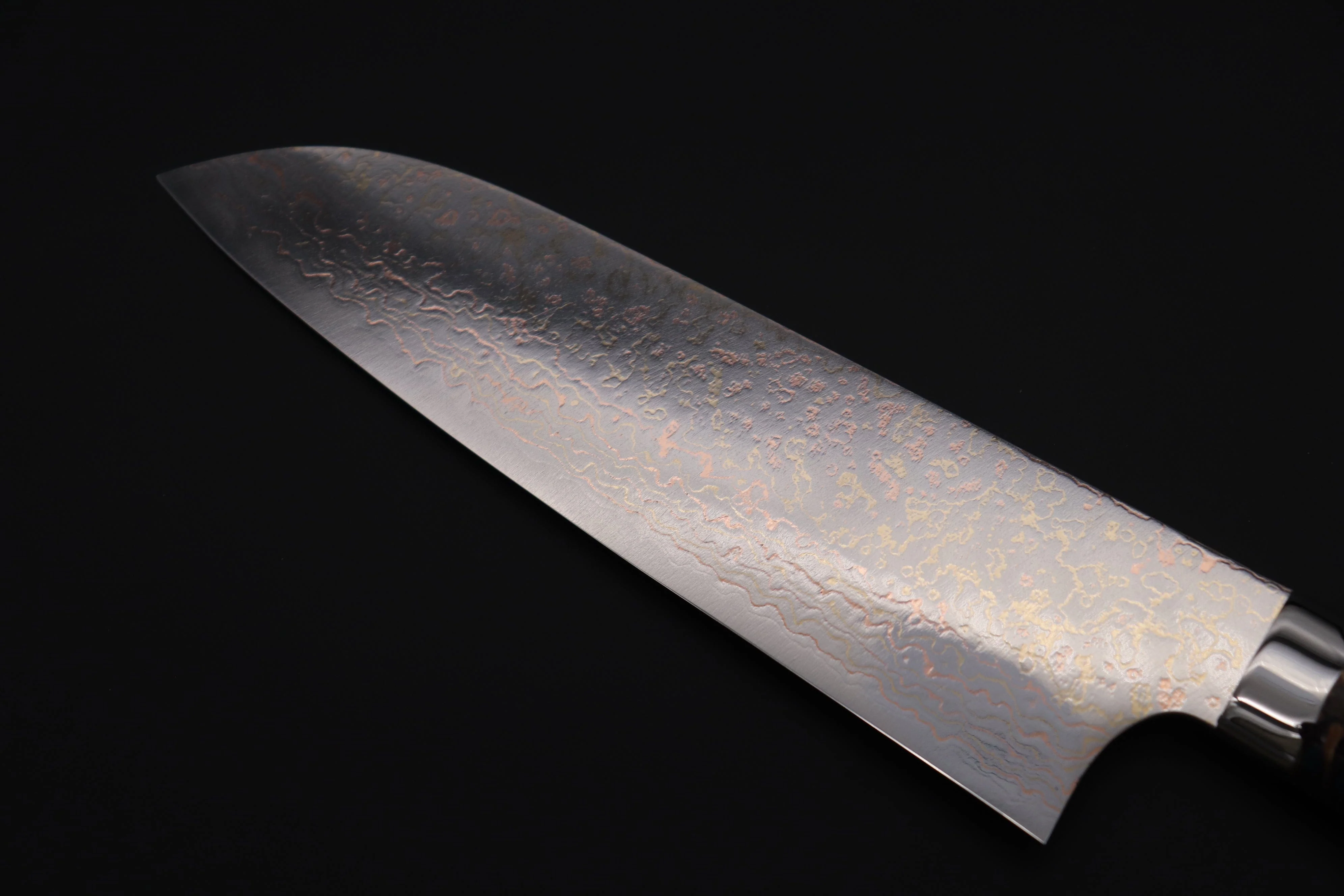 Takeshi Saji SUMMIT ― Limited Edition Custom Series SMT-979 VG-10W磨 Multi-Colored Golden-Rainbow Damascus Santoku 180mm (7 Inch) - Image 6