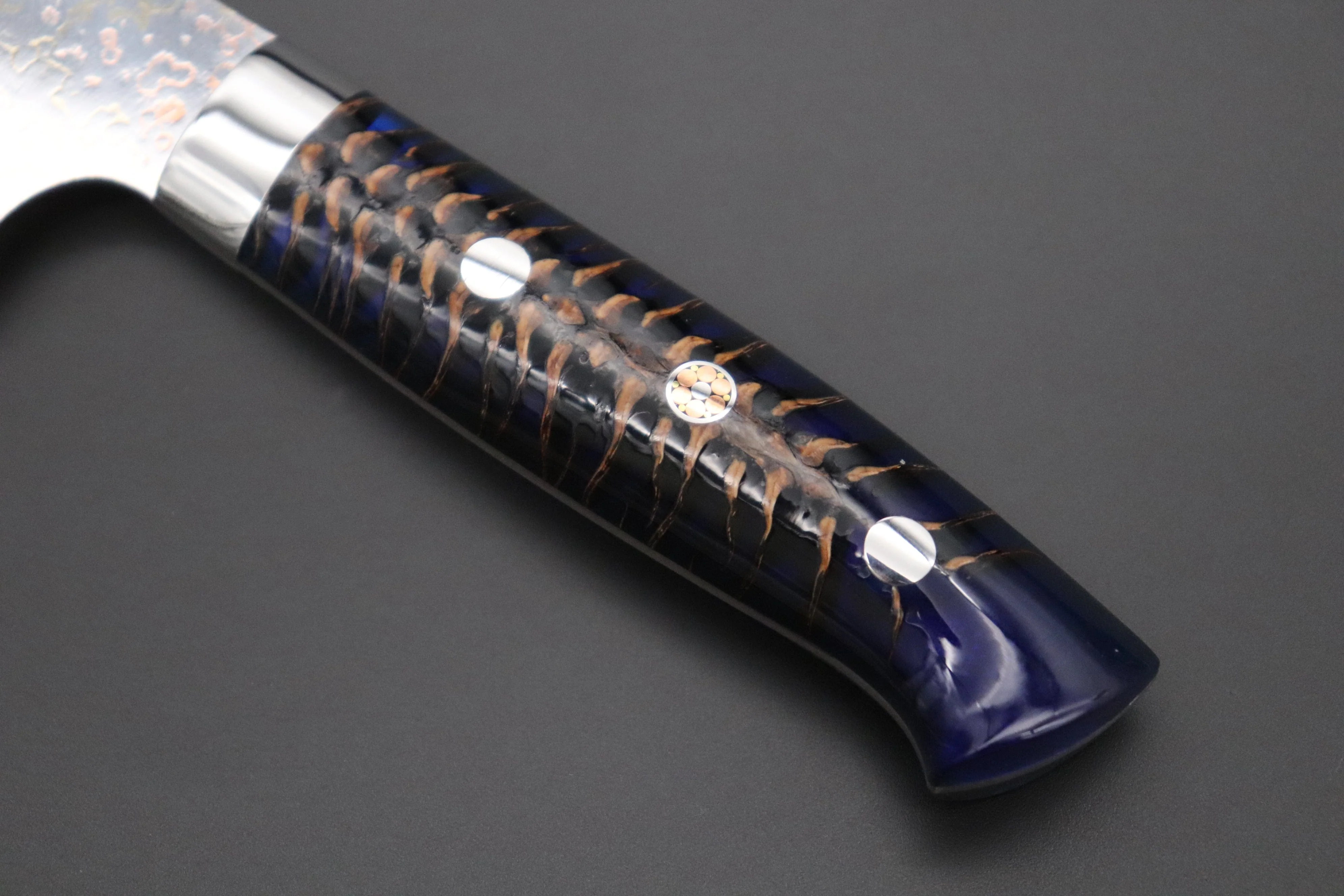 Takeshi Saji SUMMIT ― Limited Edition Custom Series SMT-994 VG-10W磨 Multi-Colored Golden-Rainbow Damascus Gyuto 180mm (7 Inch) - Image 7
