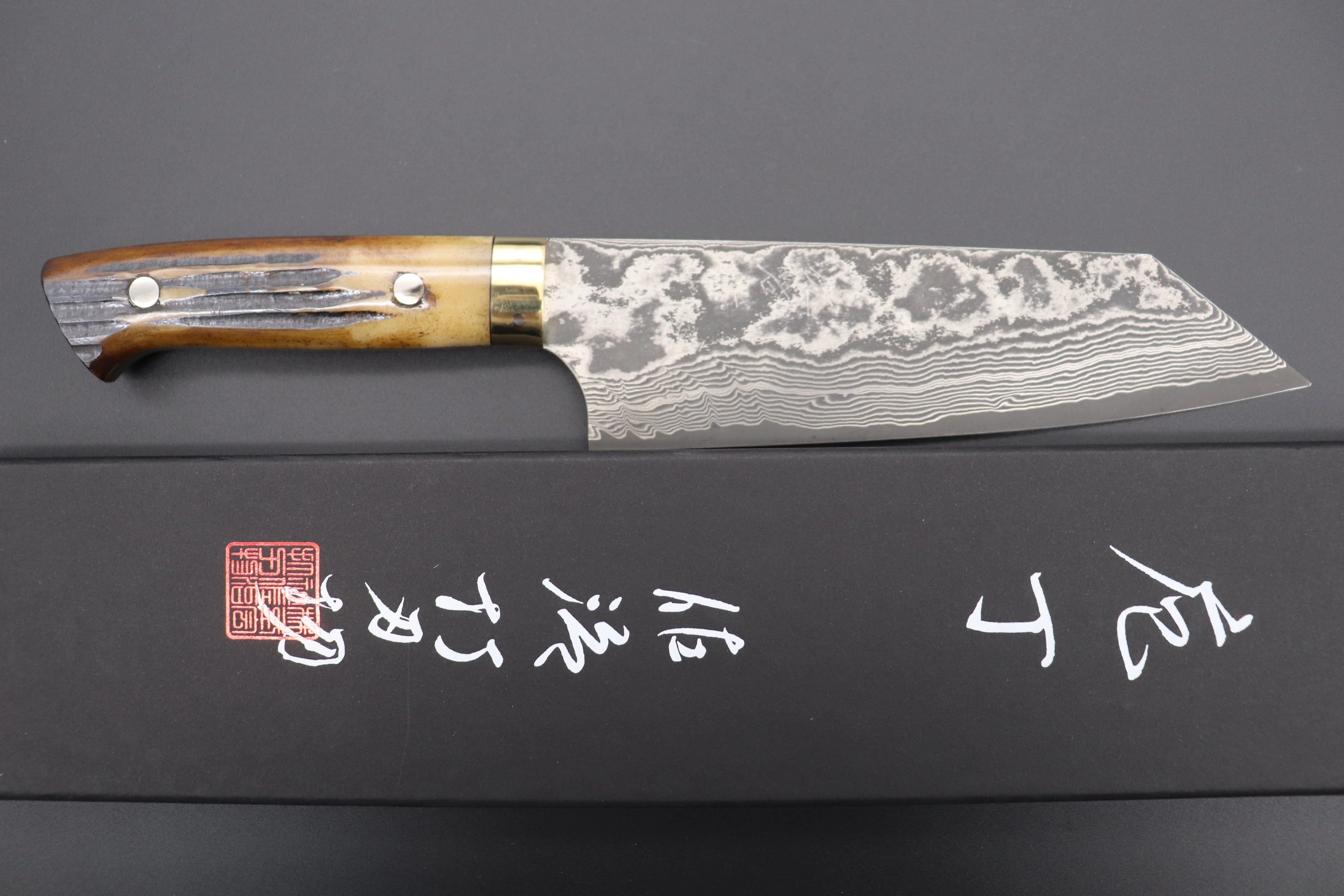 Takeshi Saji VG-10 Custom Damascus Wild Series Bunka 175mm (6.8 inch, Stag Bone Handle) - Image 8