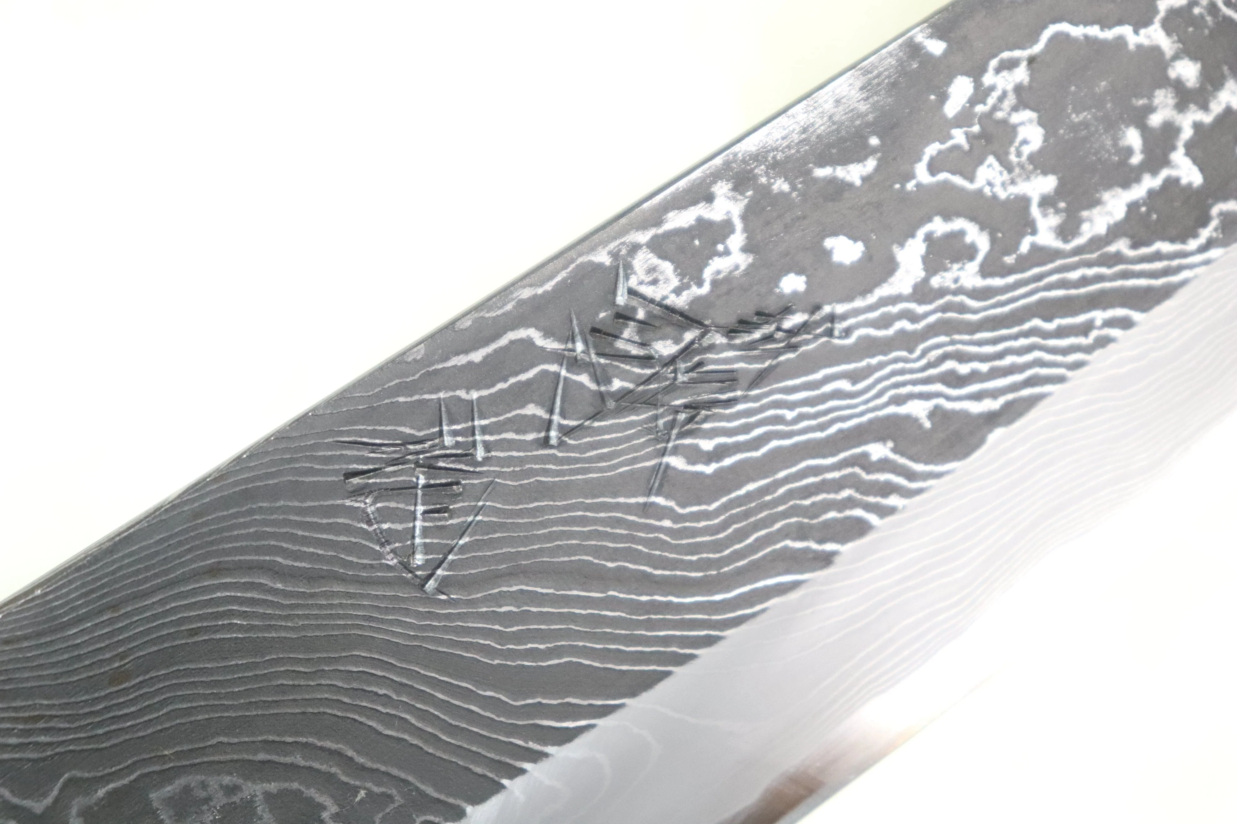 Tsukasa Hinoura Custom Knife "Unryu-Mon" TH-12 Wa Gyuto 240mm (9.4inch, Enjyu Wood Handle with Water Buffalo Horn Ferrule & Butt) - Image 3