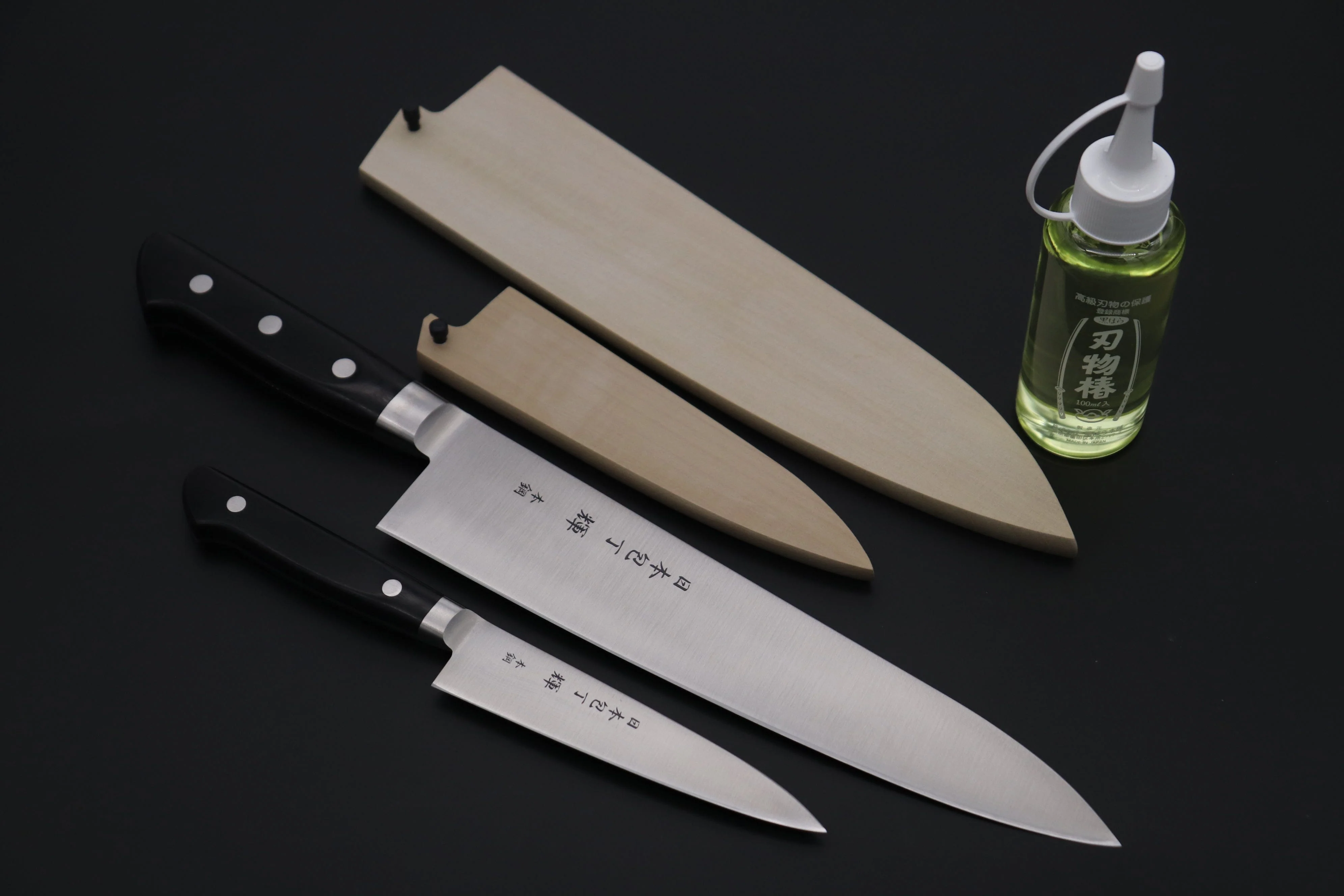 Very Carbon Steel Lover 2Pcs Knife Set JCK Original Kagayaki CarboNext Series KC-1ES Petty 125mm & KC-6ES Gyuto 240mm (Each knife comes with Wooden Saya. with Tsubaki Oil)